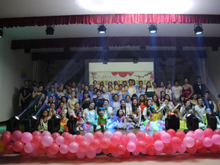 教育学院2015级学前教育专业举行“心连新 梦飞Young”专业汇报演出