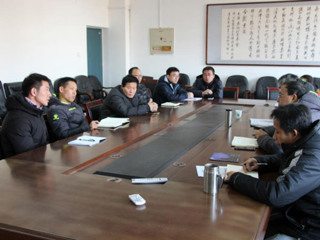 体育学院召开博士、青年教师座谈会征求意见