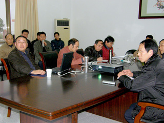 安徽大学朱跃教授来beat365官网讲学